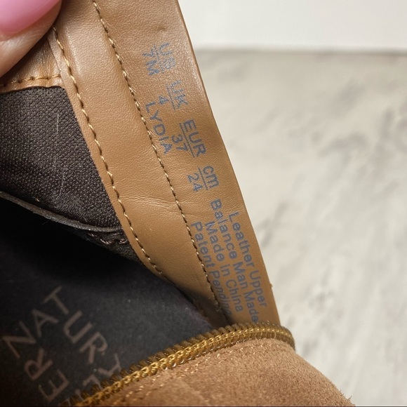 New! Naturalizer Lydia Tan Suede Ankle Bootie 7M - Picture 10 of 13